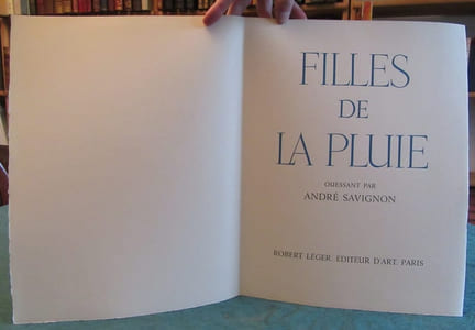 Filles de la Pluie - Ouessant (Bretagne) illustré par Humblot.