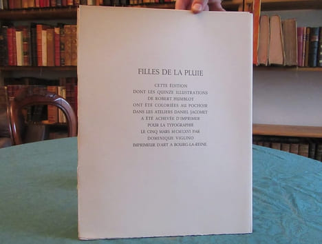 Filles de la Pluie - Ouessant (Bretagne) illustré par Humblot.. SAVIGNON André