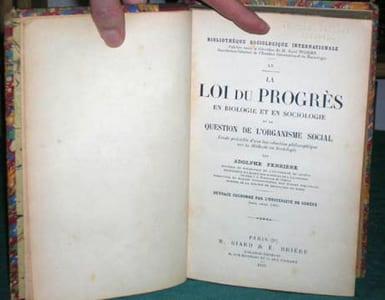 La loi du progrès en biologie et en sociologie et la question de l'organisme social - Édition originale.