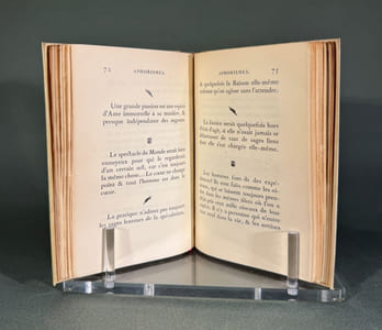Du Bonheur par M. de Fontenelle suivi d'Aphorismes et de l'Essai sur l'histoire.
