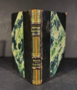 Emaux et camées
