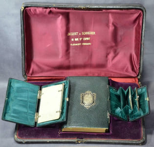 [COFFRET] Missels et accessoires contenus dans leur coffret d’origine