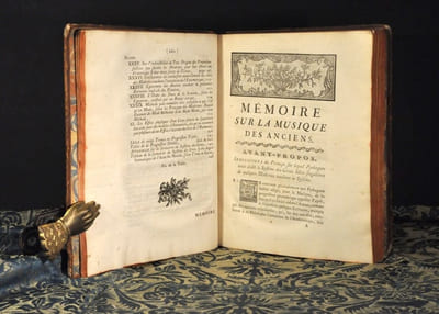 Mémoire historique et pratique sur la musique des anciens, ou l'on expose le Principe des proportions authentiques, dites de Pythagore, & de divers Systêmes de Musique chez les Grecs, les Chinois & les Egyptiens. [...]