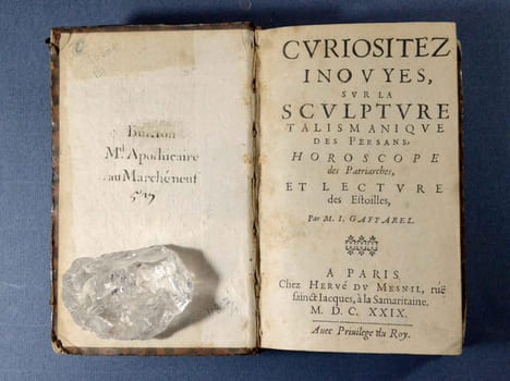 Curiositez inouyes, sur la sculpture talismanique des Persans, horoscope des Patriarches, et lecture des estoilles [...] suivit de sive De fine mundi ...