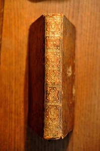 [ Memoire de l'académie des sciences, &c. ]  suivit de : Dissertation sur l'usage de battre sa maitresse,