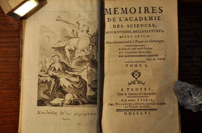 [ Memoire de l'académie des sciences, &c. ]  suivit de : Dissertation sur l'usage de battre sa maitresse,