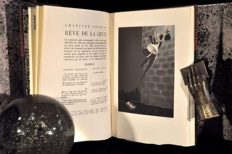 CE QUE TOUT RÊVEUR DOIT SAVOIR DE LA MÉTHODE PSYCHANALYTIQUE D'INTERPRÊTATION DES RÊVES ; suivi d'une NOUVELLE CLÉ DES SONGES. Avec vingt aquarelles ...