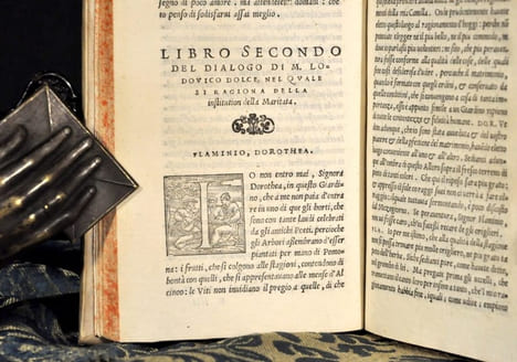 Dialogo della institution elle donne di Messer Lodovico Dolce. Da lui medesimo nvovamente ricorretto, et ampliato.. Lodovico Dolce