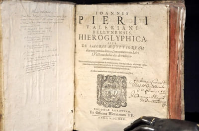 Ioannis Pierii valeriani bellunensis, Hieroglyphica, siveDe Sacri Aegyptiorum