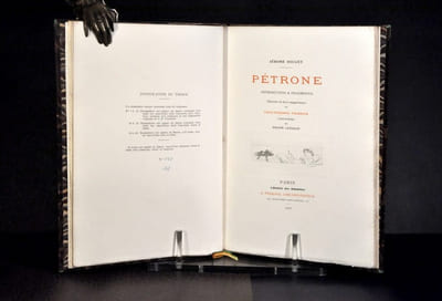 PÉTRONE 
