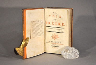 La voix du prêtre, 1570 ; suivit de Abbé de Saint CyrCatéchisme et décisions de cas de conscience, a l’usage des cacouacs Avec un discours du patriarche des cacouacs, 1758 ; Suivit d’un nouveau Testament, 1713 Guymond de la Touche, Les soupirs du cloître ou le triomphe du fanatisme, Londres 1766 