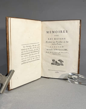  Mémoires sur les moyens de donner aux protestans un état civil en France. Composé de l'ordre du Roi Louis XV. . GILBERT DE VOISINS (Pierre) 