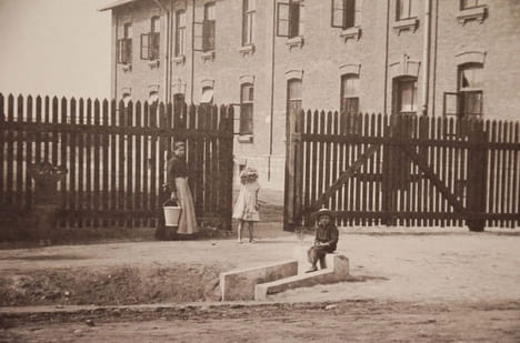 [ALMBUM] La nouvelle cité ouvrière « Mathéron » Pologne 1901-1907.. undefined