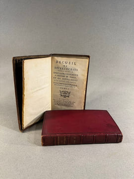 Recueil de Divers écrits pour servir d’éclaircessemens à l’histoire de France, et de supplément à la notice des Gaules.. M. l’Abbé LEBEUF, chanoine & ...