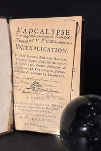 L'Apocalypse avec une explication.