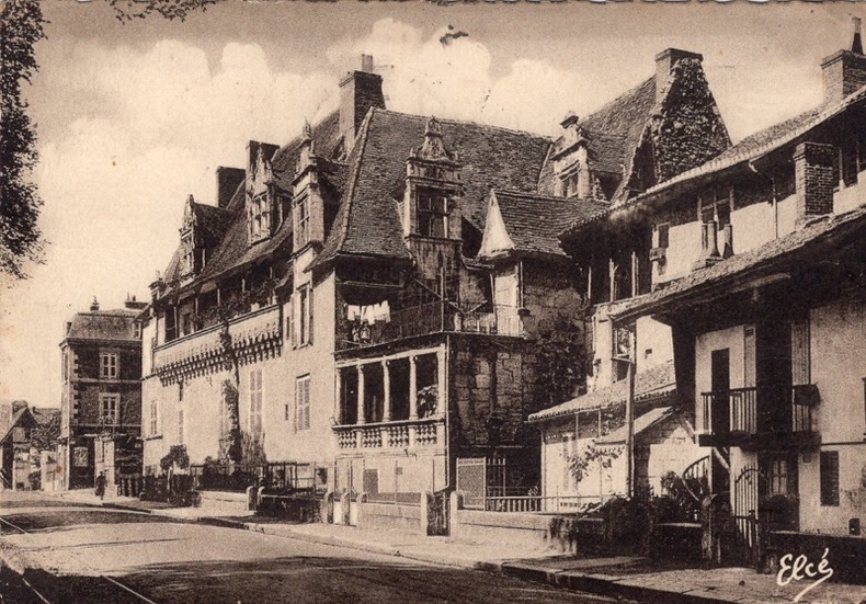 PERIGUEUX , la maison des Consuls. Dordogne
