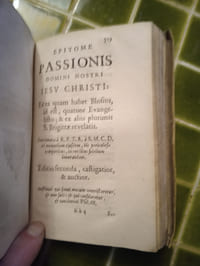Liber vitae Christus patiens Scriptus intùs & foris sive de perpetua Cruce Domini Jesu, praesertim interiori tractatus. Bruxelles, Martin de Bossuyt, 1651.