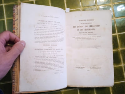 Recherches historiques sur les corporations des archers, des arbalétriers et des arquebusiers.