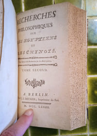 Recherches philosophiques sur les Égyptiens et les Chinois. Par l’Auteur des Recherches sur les Amériquains [sic].