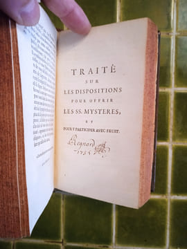 Traitez sur la prière publique, et sur les dispositions pour offrir les SS. Mystères, et y participer avec fruit. Avec un Avis de l’Auteur sur des ...