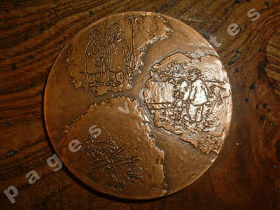 Médaille en bronze signée M. Salembier dans sa boite cartonnée.