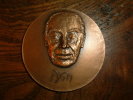 Médaille en bronze intitulée "Les trois étoiles: Sem, Cappiello, Bourdelle". Dans sa boite cartonnée.. DON. 