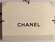 Boutique Chanel. Collection Croisière 1996-1997.  par CHANEL. - Image 1