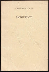 MONUMENTS. Leçon de ténèbres. Exposition Paris, Festival d'Automne 1986, Chapelle Saint-Louis de la Salpêtrière, du 1er octobre au 9 novembre 1986.