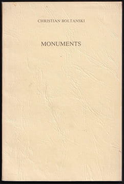 MONUMENTS. Leçon de ténèbres. Exposition Paris, Festival d'Automne 1986, Chapelle Saint-Louis de la Salpêtrière, du 1er octobre au 9 novembre 1986.. ...