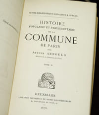 HISTOIRE POPULAIRE ET PARLEMENTAIRE DE LA COMMUNE DE PARIS. Complète en 3 tomes reliés en un volume. [Édition originale]