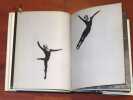 AN AUTOBIOGRAPHY WITH PICTURES. [&Eacute;dition originale, sign&eacute;e par Nureyev]. NUREYEV  Rudolf.