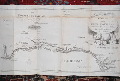 MÉMOIRES DU RÈGNE DE BASSA-AHADÉE, ROI DE DOHOMÉ, ETAT SITUÉ DANS L'INTÉRIEUR DE LA GUINÉE; & VOYAGE DE L'AUTEUR À ABOMÉ, QUI EN EST LA CAPITALE. ON Y A AJOUTÉ DES OBSERVATIONS SUR LA TRAITE DES NEGRES, & UNE DESCRIPTION DE QUELQUES ENDROITS DE LA CÔTE DE LA GUINÉE; PAR C.B. WADSTROM; TRADUIT DE L'ANGLOIS.