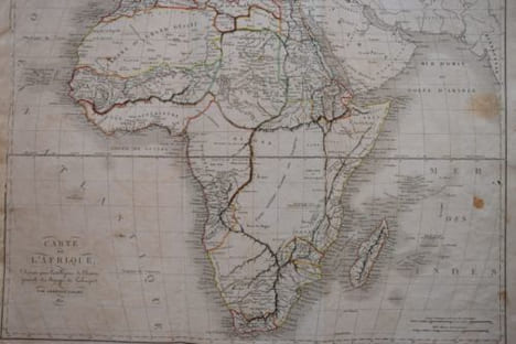 Abrégé de l'histoire générale des voyages, contenant ce qu'il y a de plus remarquable, de plus utile et de mieux avéré dans les pays où les voyageurs ...