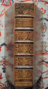 Histoire des Juifs et des peuples voisins depuis la décadence des Royaumes d’Israël & de Juda jusqu’à la mort de Jésus-Christ. Traduite de l’Anglois. Nouvelle édition corrigée, avec des cartes et des figures. 