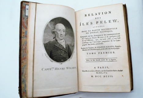 Relation des iles Pelew, situees dans la partie occidentale de l'ocean pacifique, composee sur les Journeaux et les communications du Capitaine Henri ...