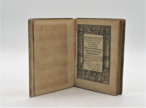 Scaenica progymnasmata, hoc estludicra praeexercitamenta, cum explanatione Jacobi spegel Selestani Caes. Secret . REUCHLIN (Johannes)