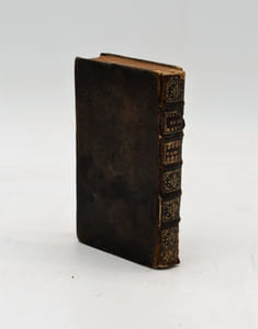 Histoire de la navigation, son commencement, son progrès et ses découvertes jusqu'à présent. Traduit de l'Anglais. Le commerce des Indes Occidentales. Avec un catalogue des meilleures cartes géographiques et des meilleurs livres de voyages, et le caractère de leurs auteurs. 