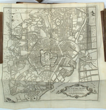 Histoire et Description Generale du Japon; ou l'on trouvera tout ce qu'on a pu apprendre da la nature & des Productions du Pays, du Caractere & des ...