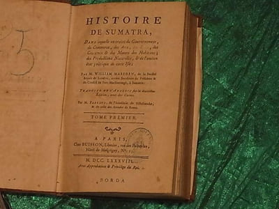 HISTOIRE DE SUMATRA,DANS LAQUELLE ON TRAITE DU GOUVERNEMENT