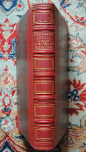 Voyage à travers la Mongolie et la Chine. Traduit du russe avec l autorisation de l auteur par Aug. Kuscinski, et contenant 90 gravures d après les croquis de l auteur, et une carte.