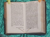 LES MEMOIRES DU VOYAGE DE M. LE MARQUIS DE VILLE AU LEVANT, OU HISTOIRE CURIEUSE DU SIEGE DE CANDIE