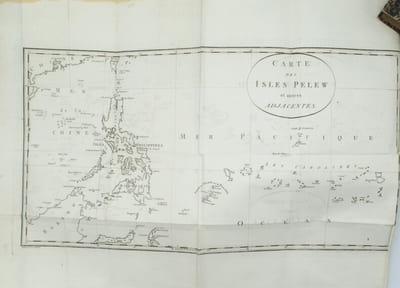 Relation des iles Pelew, situees dans la partie occidentale de l'ocean pacifique, composee sur les Journeaux et les communications du Capitaine Henri Wilson et de quelques-uns de ses Officiers, qui, en aout 1783, y ont fait naufrage sur l'Antelope, paquebot de la Compagnie des Indes orientales.
