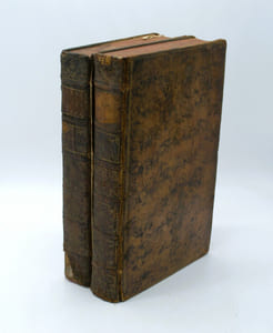 Opera, Quae velut in partes ante sparsa, nunc in certas classes digesta ; atque in gratiam & utilitatem legentium, in novum corpus redacta, & II. Tomis comprehensa : Quorum Operum feriem & ordinem, ad Lectorem Epistolam Subsequens Pagina exhibebit. Accuratœ inspectionis & Nove Forme Editio : nec non ad mentem Autoris typosque, Figurarum elegantiâ omni perpolita. 
