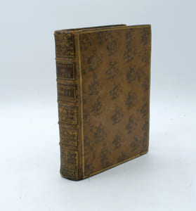 Relation Des Voyages Entrepris […] Pour Faire Des Découvertes Dans L’hémisphère Méridional, et successivement exécutés par le Commodore Byron, le Capitaine Carteret, le Capitaine Wallis & le Capitaine Cook, dans les vaisseaux le Dauphin, le Swallow & l'Endeavour ...Tome 2 seul

