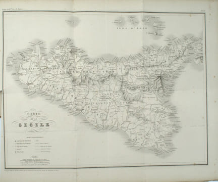 Voyage du maréchal duc de Raguse en Hongrie, en Transylvanie, dans la Russie méridionale, en Crimée, et sur les bords de la mer d'Azoff, à ...