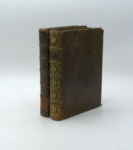 Voyage de Siam des pères jésuites, envoyez par le Roy aux Indes et à la Chine avec leurs observations astronomiques, et leurs remarques de physique, de géographie, d'hydrographie, & d'histoire                                                                                                                      Avec                                                                                                                                                      Second voyage du Père Tachard et des Jésuites envoyez par le Roy au Royaume de Siam, contenant diverses remarques d’histoire, de physique, de géographie et d'astronomie
