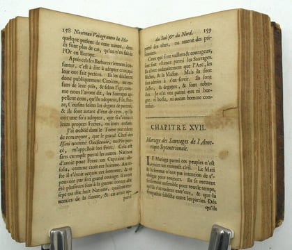 Nouveau Voyage d'un Pais plus grand que l'Europe Avec les réflections des entreprises du Sieur de la Salle, …&c. Enrichi de la Carte, de figures ...