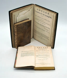Voyage dans la Haute et Basse Egypte, fait par ordre de l'ancien gouvernement, et contenant des observations de tous Genres & Voyage en Grèce et en Turquie, fait par ordre de Louis XVI, et avec l'autorisation de la cour ottomane et les 2 ATLAS des voyages de Sonnini ; Voyage dans la Haute et Basse Égypte [.] : Collection de Planches Voyage en Grèce et en Turquie, Fait Par Ordre De Louis XVI et avec l’Autorisation de la Cour Ottomane ; par C.S. Sonnini, …

