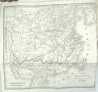 De la Chine, ou description générale de cet Empire, rédigée d’après les Mémoires de la Mission de Pékin. Ouvrage qui contient la description topographique des quinze provinces de la Chine, celle de la Tartarie, des îles… le tableau de sa population… et l’exposé de toutes les connaissances acquises et parvenues jusqu’ici en Europe sur le gouvernement, la religion, les lois, les mœurs, les usages, les sciences et les arts des Chinois. 

