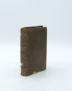 Relation d'un voyage fait en 1695, 1696 et 1697 aux Côtes d'Afrique, Détroit de Magellan, Brezil, Cayenne et Isles Antilles, par une escadre des vaisseaux du Roy, commandée par M. de Gennes….